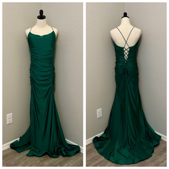 NEW JOVANI SZ 12 EMERALD GREEN SATIN CORSET LACE UP FORMAL EVENING GOWN - Picture 1 of 16